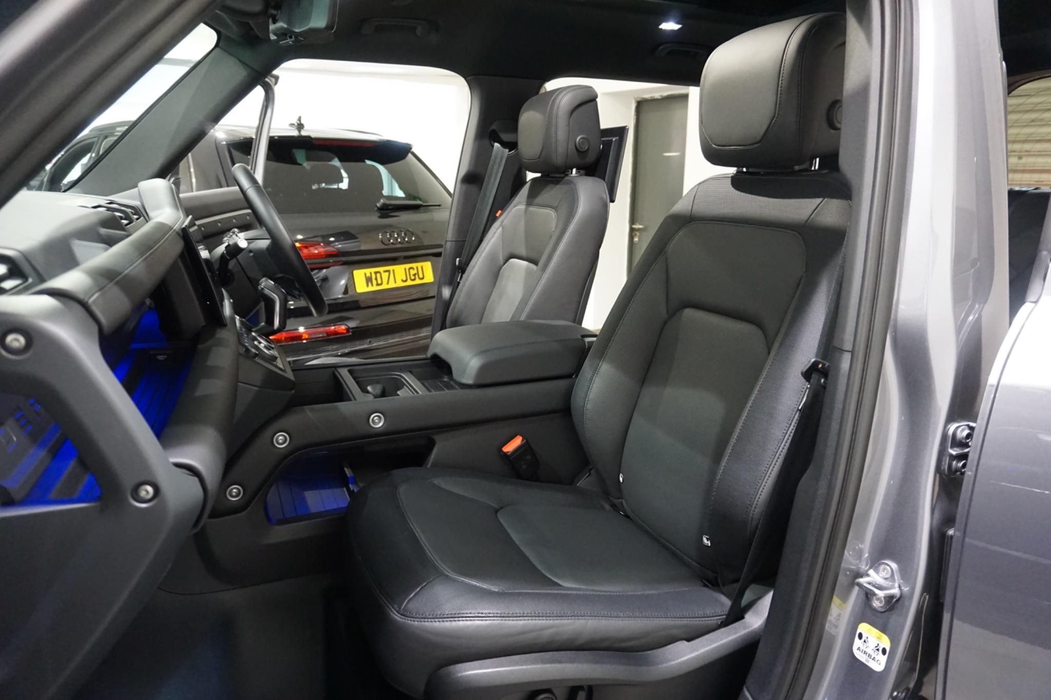 Land Rover Defender 110 3.0 D250 MHEV X-Dynamic HSE Auto 4WD Euro 6 (s/s) 5dr